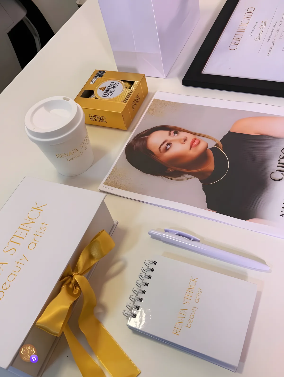 Kit do curso com caderno, caneta e certificado
